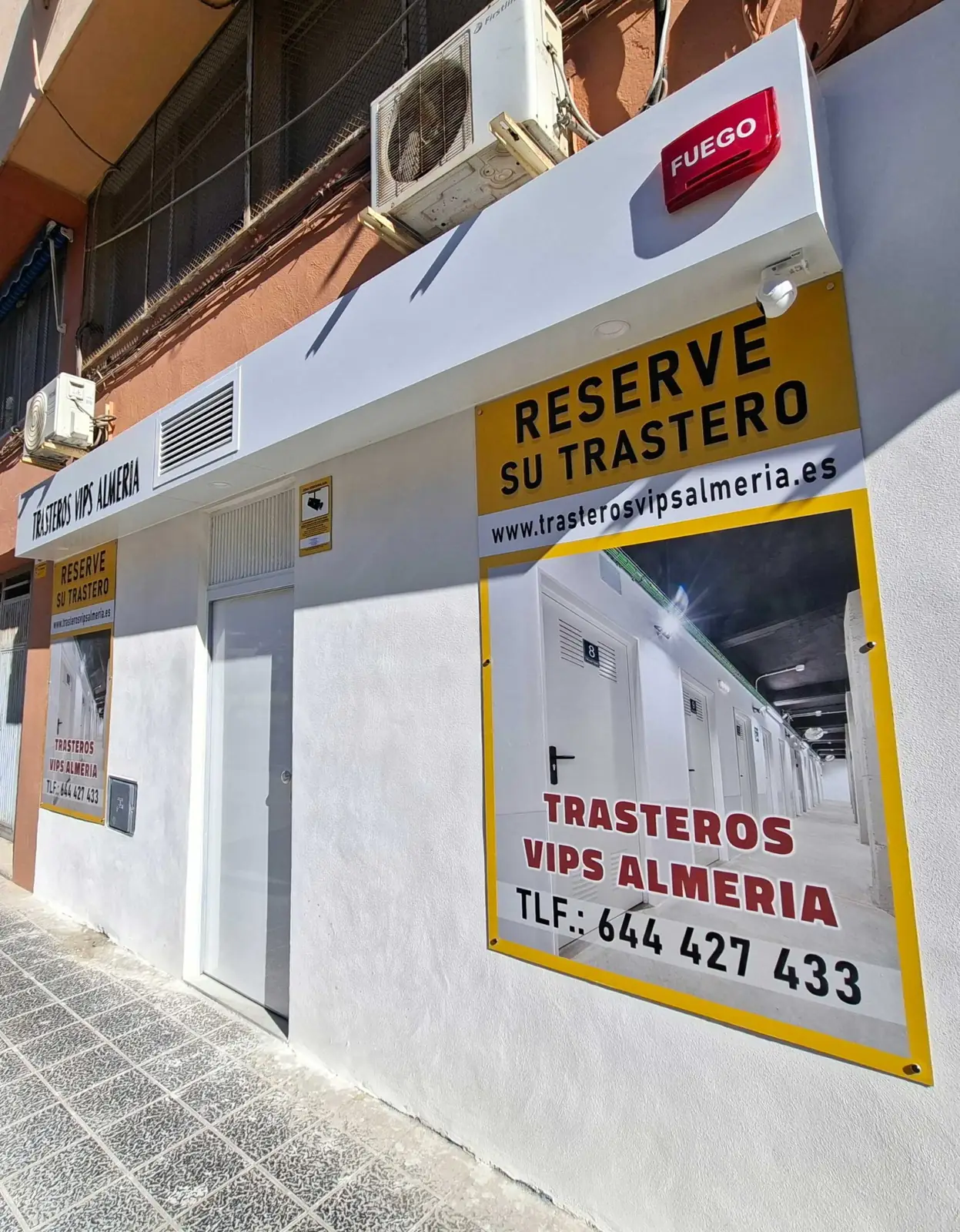 Fachada del centro Santa Isabel